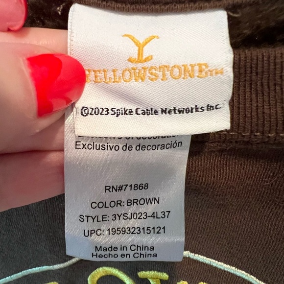 Yellowstone Dutton Ranch Brown Sweatshirt, sz medium, embroidered, GUC, TV show - Picture 4 of 7